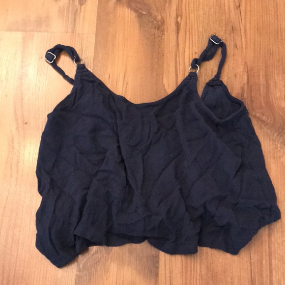 Small dark blue cropped tee from Hollister - Picture 2 of 4